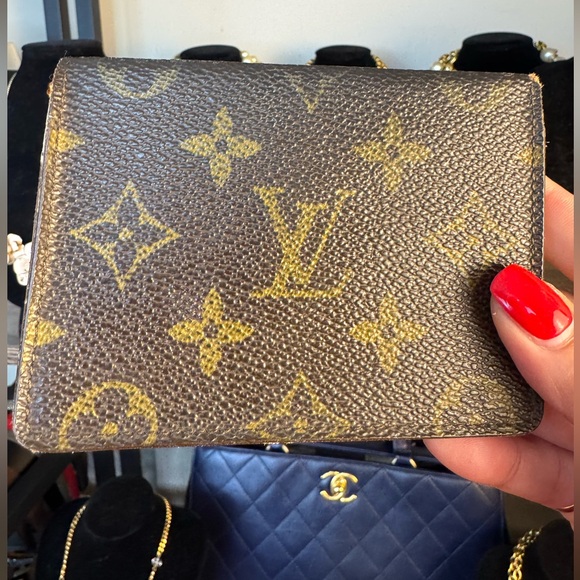 Accessories - FREE LV ❤️